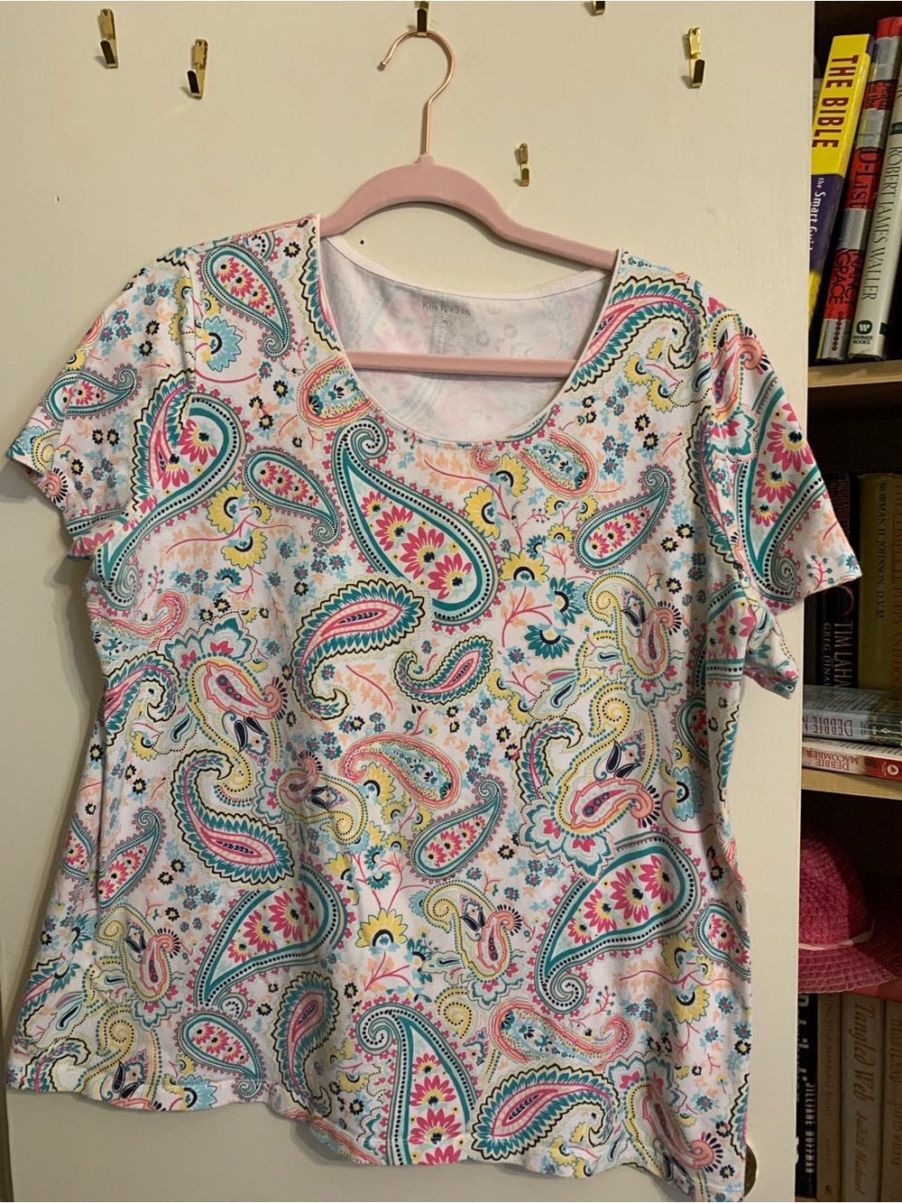 Kim Rogers White Pink Multi Paisley Scoop Neck Short Sleeve Top